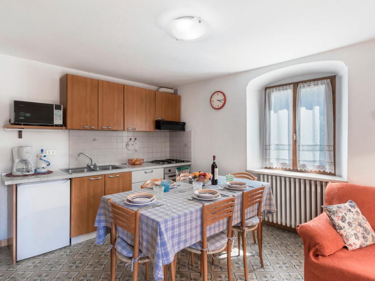 Corte Faliva Brenzone sul Garda Luaran gambar