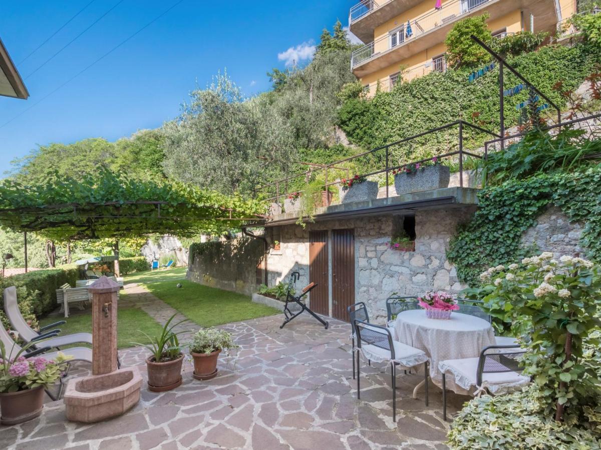 Corte Faliva Brenzone sul Garda Luaran gambar