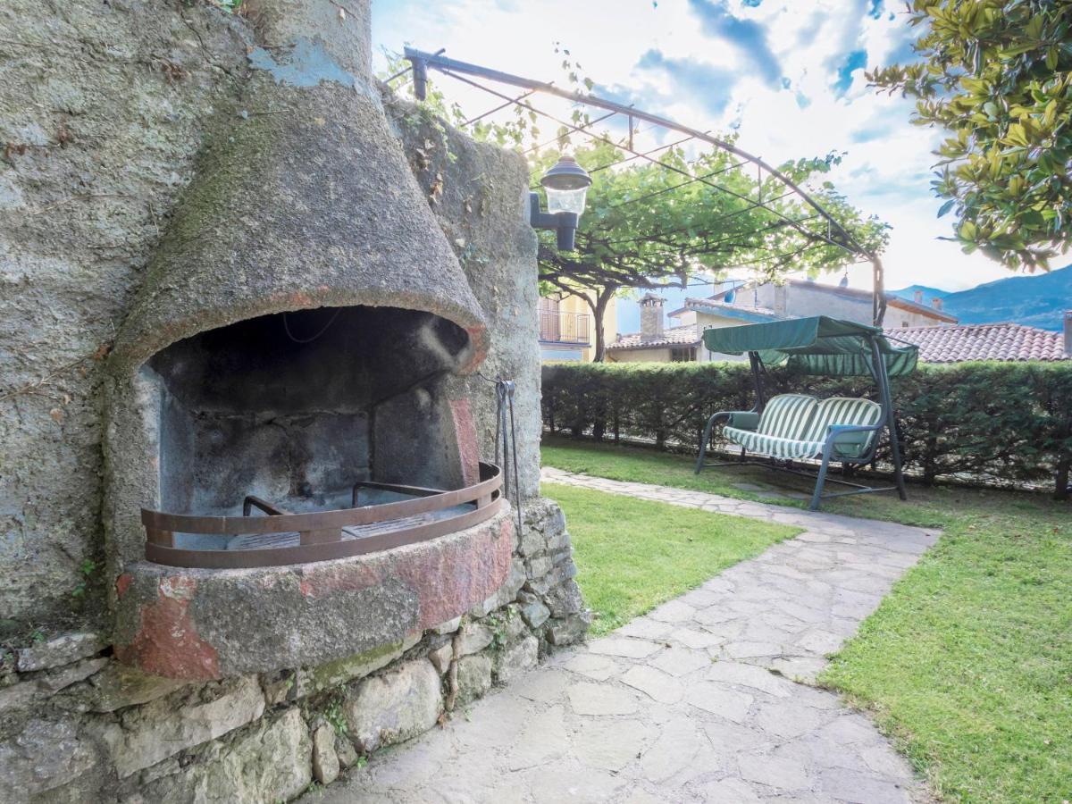 Corte Faliva Brenzone sul Garda Luaran gambar