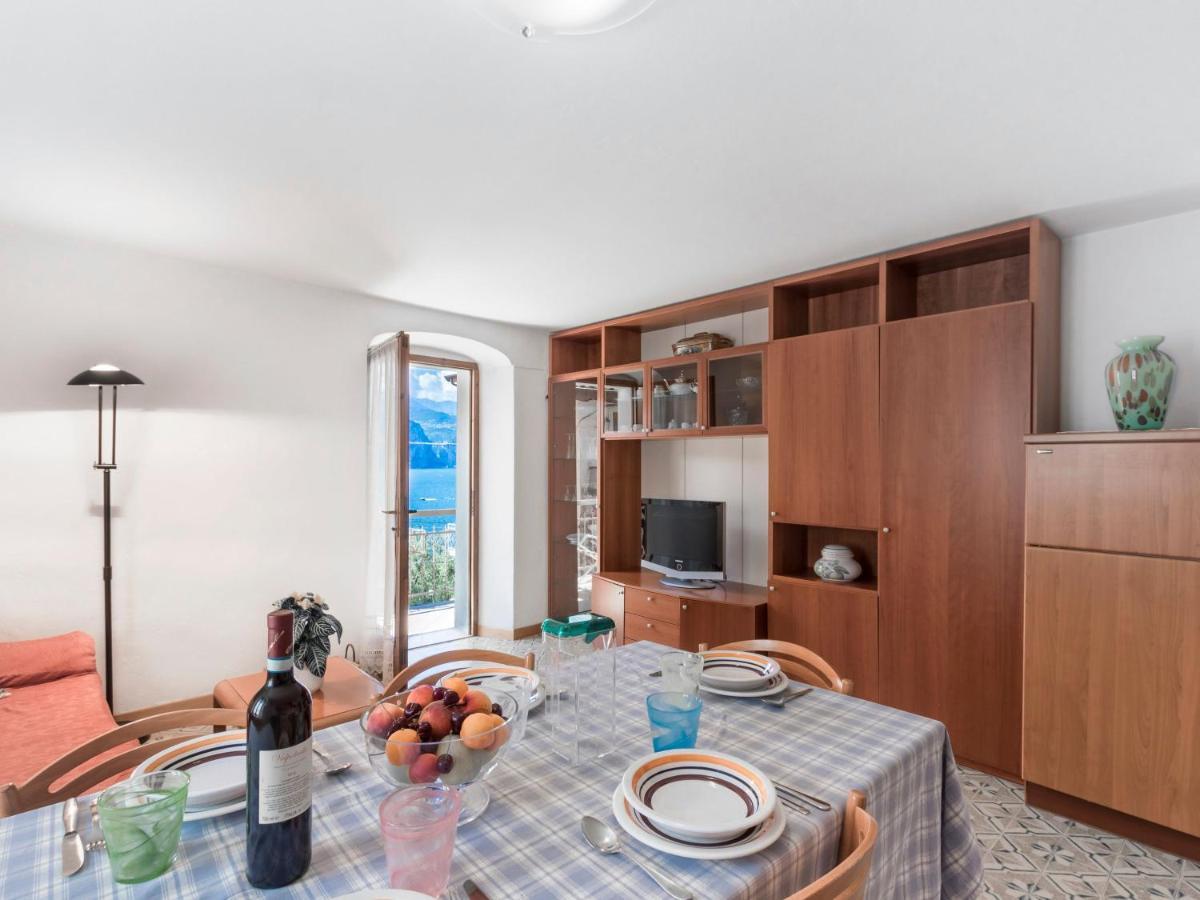 Corte Faliva Brenzone sul Garda Luaran gambar